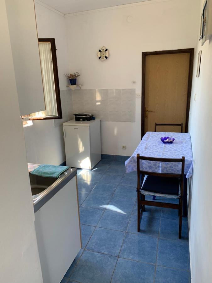 Apartmani Ficurin Starigrad Paklenica Exterior foto
