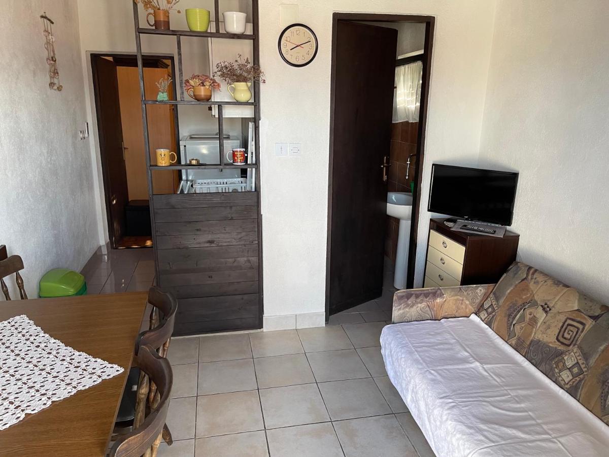 Apartmani Ficurin Starigrad Paklenica Exterior foto